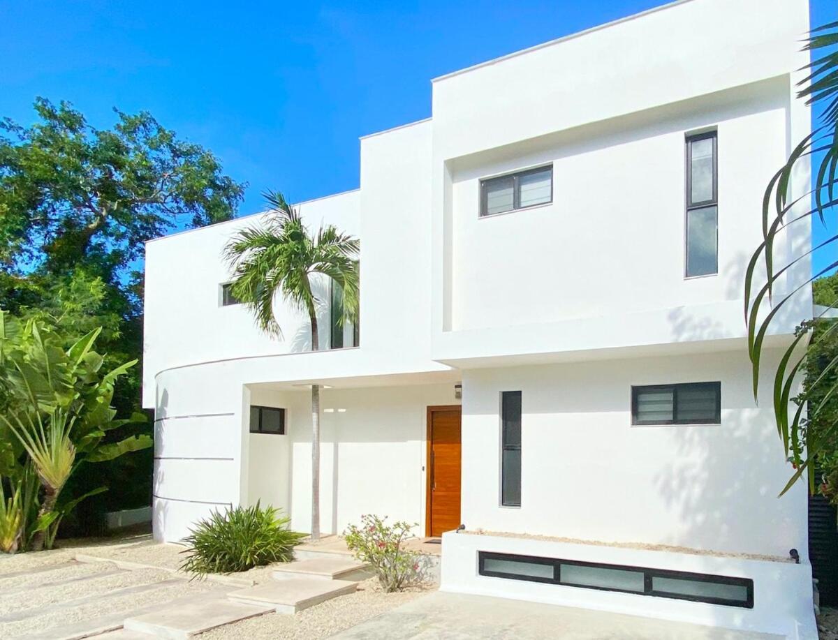 Pearl, 5 Minutes Walk To The Private Villa *